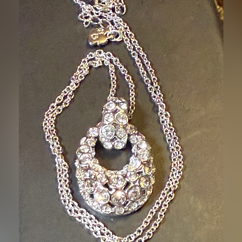 Excellent condition silver Swarovski crystal necklace